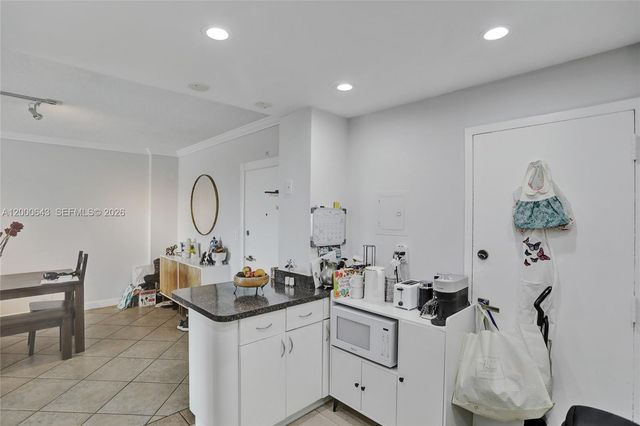 300 Bayview Drive PH10, Sunny Isles Beach, FL 33160