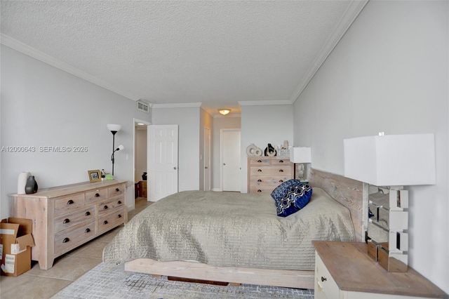 300 Bayview Drive PH10, Sunny Isles Beach, FL 33160