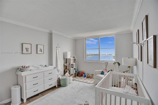 300 Bayview Drive PH10, Sunny Isles Beach, FL 33160