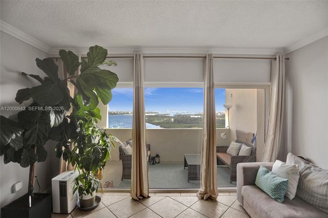 300 Bayview Drive PH10, Sunny Isles Beach, FL 33160