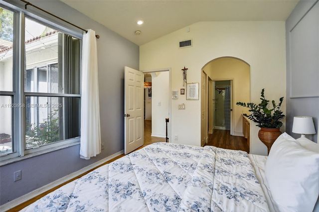 13174 NW 9th Ct, Pembroke Pines, FL 33028