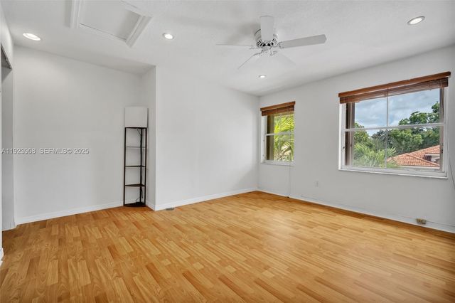 13174 NW 9th Ct, Pembroke Pines, FL 33028