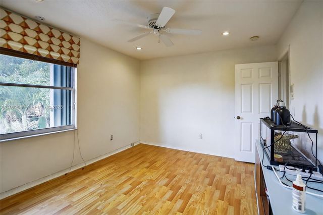 13174 NW 9th Ct, Pembroke Pines, FL 33028