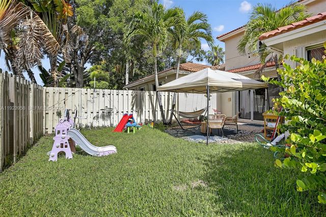13174 NW 9th Ct, Pembroke Pines, FL 33028