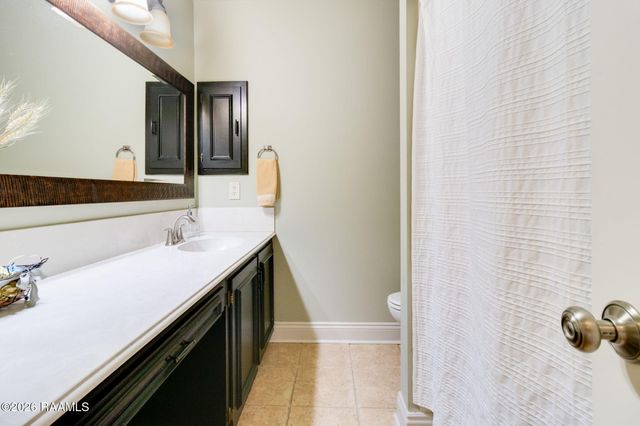 215 Sleepy Hollow Drive, Lafayette, LA 70506