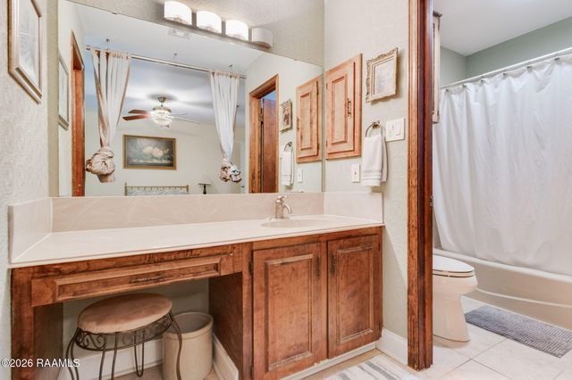 215 Sleepy Hollow Drive, Lafayette, LA 70506