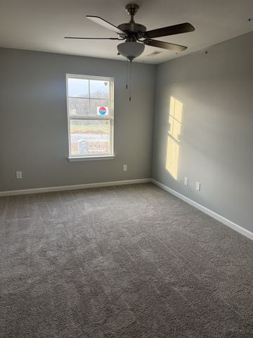 1119 Bluecreek Cir, Murfreesboro, TN 37129