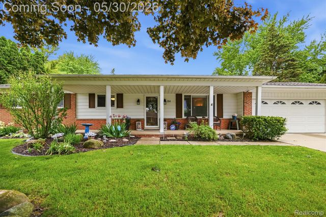 184 Carter Drive, Troy, MI 48098