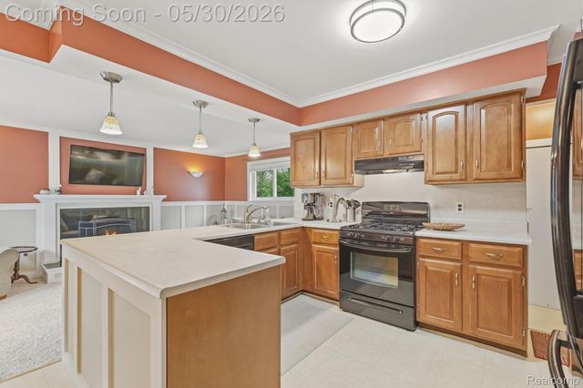 184 Carter Drive, Troy, MI 48098