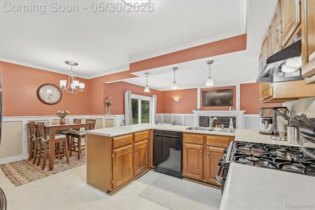 184 Carter Drive, Troy, MI 48098