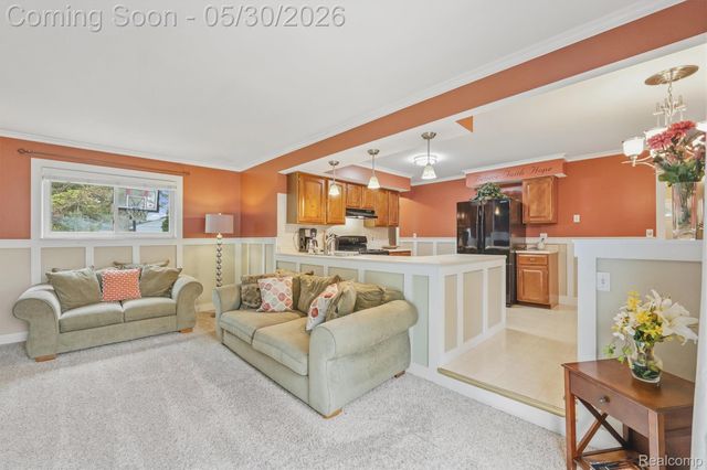 184 Carter Drive, Troy, MI 48098