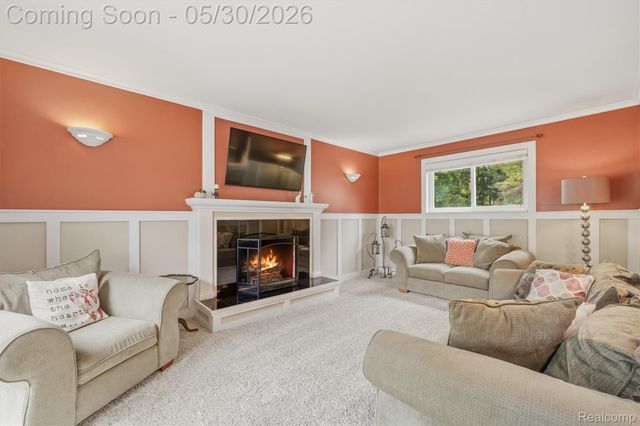 184 Carter Drive, Troy, MI 48098