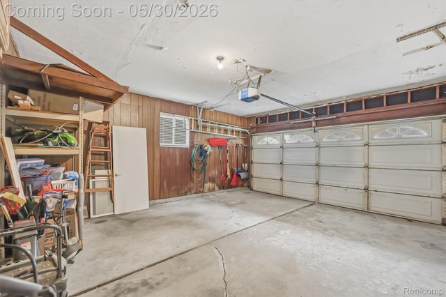 184 Carter Drive, Troy, MI 48098