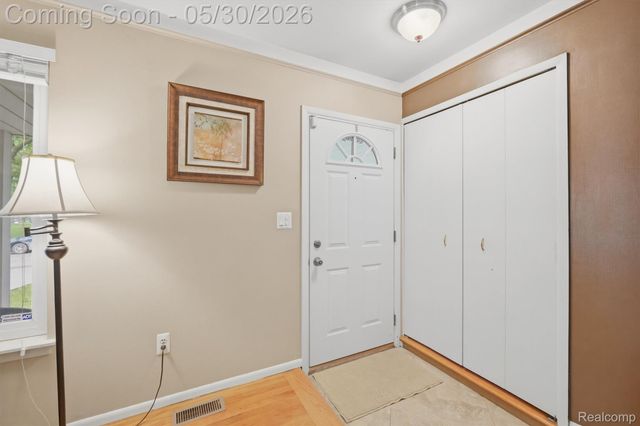 184 Carter Drive, Troy, MI 48098