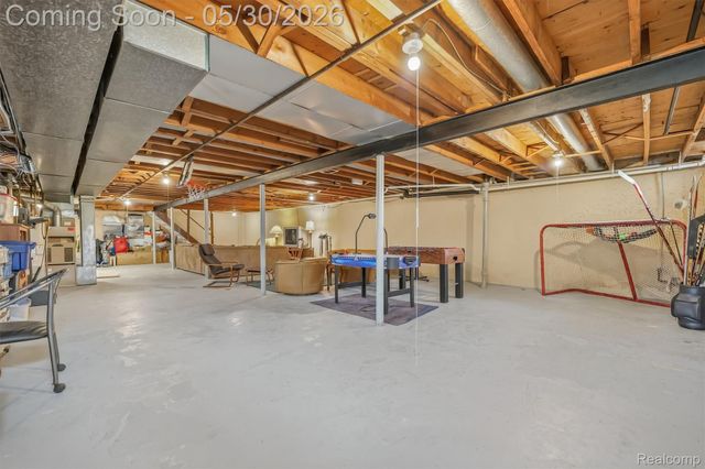 184 Carter Drive, Troy, MI 48098