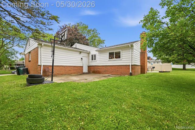 184 Carter Drive, Troy, MI 48098