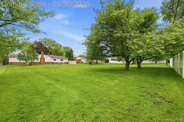 184 Carter Drive, Troy, MI 48098