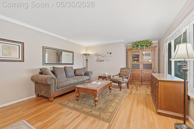 184 Carter Drive, Troy, MI 48098