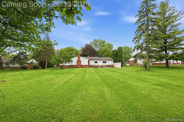 184 Carter Drive, Troy, MI 48098