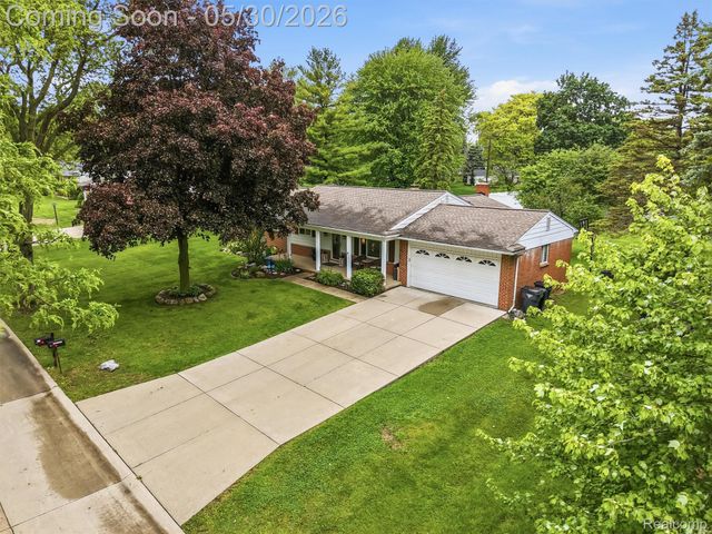 184 Carter Drive, Troy, MI 48098
