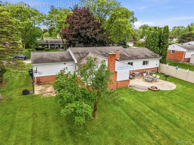 184 Carter Drive, Troy, MI 48098