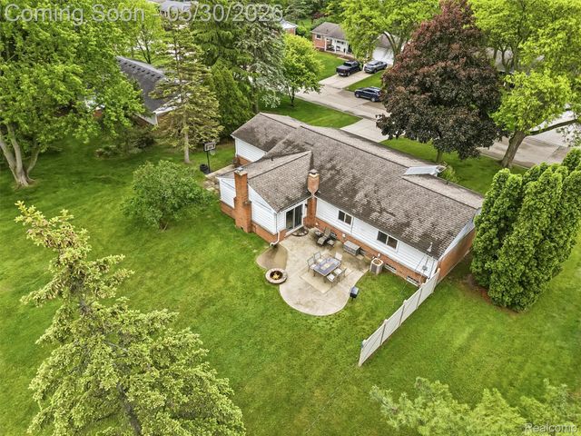 184 Carter Drive, Troy, MI 48098