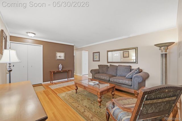 184 Carter Drive, Troy, MI 48098
