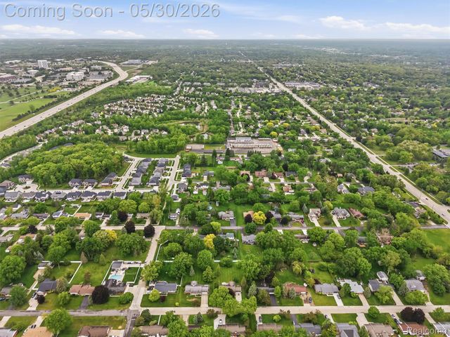 184 Carter Drive, Troy, MI 48098