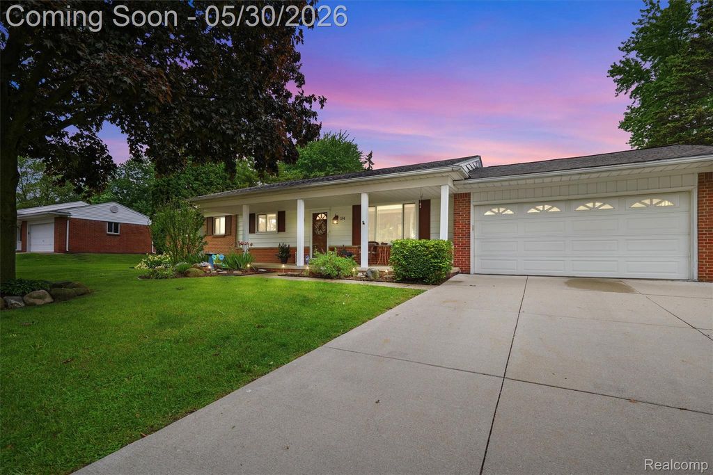 184 Carter Drive, Troy, MI 48098