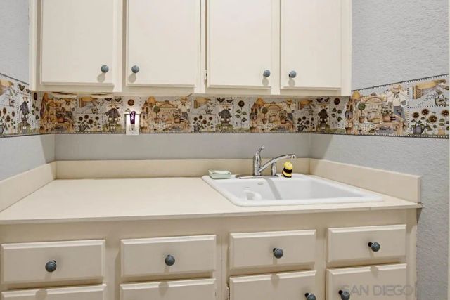 2071 Winamar, Escondido, CA 92029