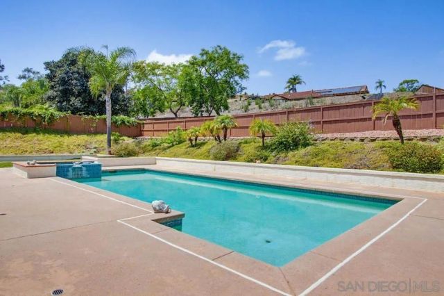 2071 Winamar, Escondido, CA 92029