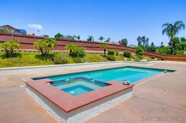 2071 Winamar, Escondido, CA 92029