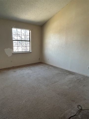 721 Timberoaks Drive, Azle, TX 76020