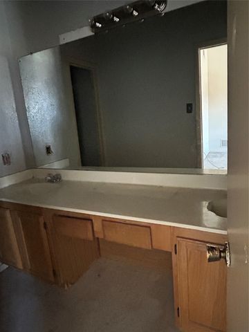 721 Timberoaks Drive, Azle, TX 76020