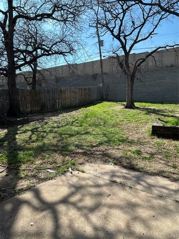 721 Timberoaks Drive, Azle, TX 76020