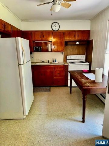 121 Townsend Road, Wanaque, NJ 07465