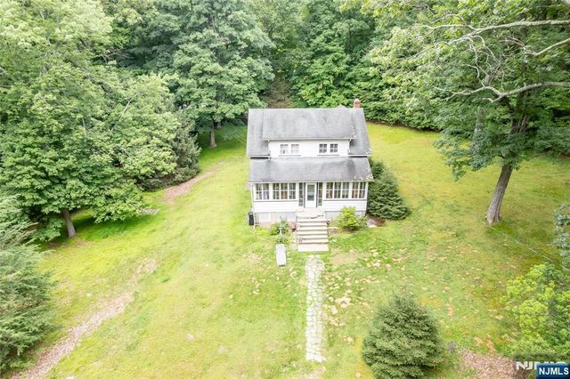 121 Townsend Road, Wanaque, NJ 07465