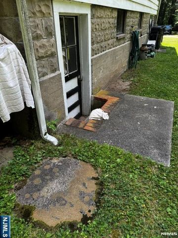 121 Townsend Road, Wanaque, NJ 07465