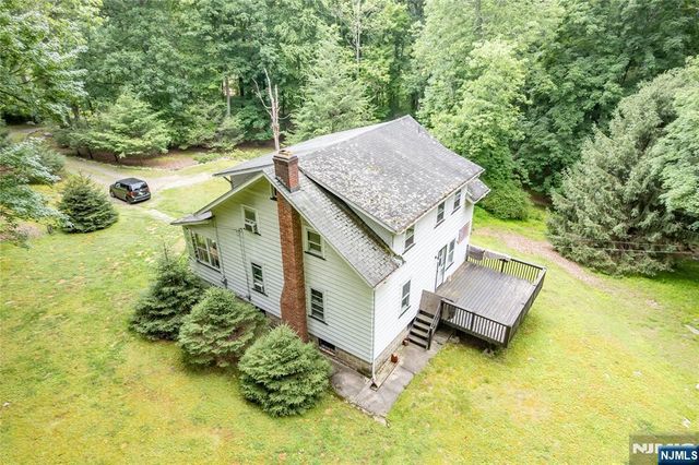 121 Townsend Road, Wanaque, NJ 07465