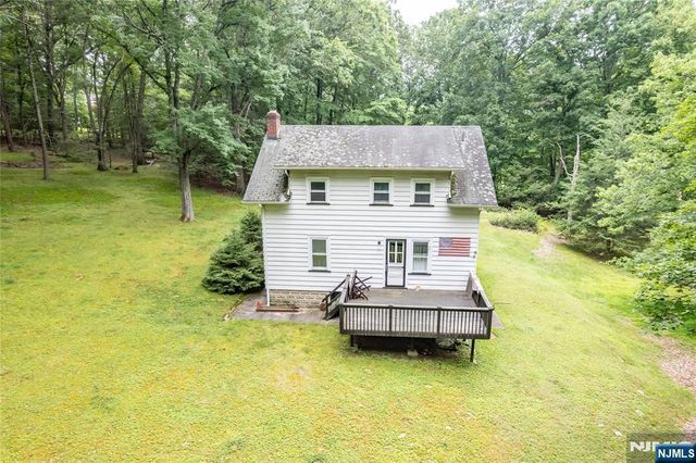 121 Townsend Road, Wanaque, NJ 07465