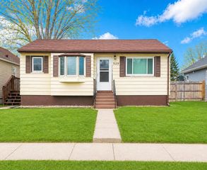 529 NE 12th Street, Minot, ND 58703