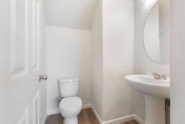 8167 Weeping Willow Ln, Sacramento, CA 95828