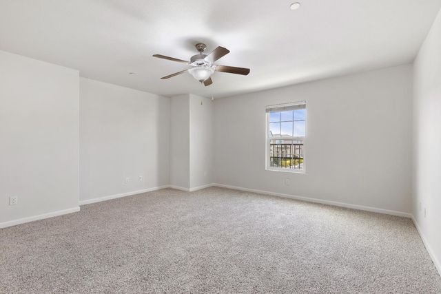 8167 Weeping Willow Ln, Sacramento, CA 95828