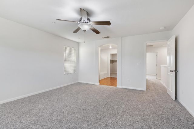 8167 Weeping Willow Ln, Sacramento, CA 95828