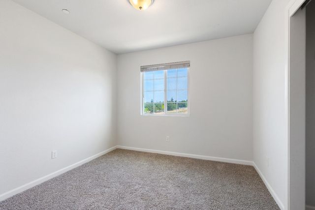 8167 Weeping Willow Ln, Sacramento, CA 95828