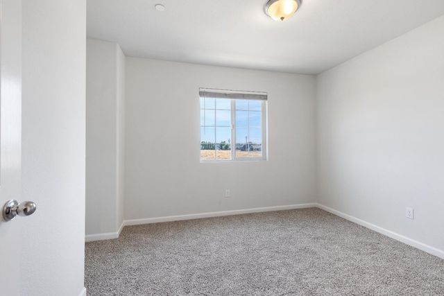 8167 Weeping Willow Ln, Sacramento, CA 95828
