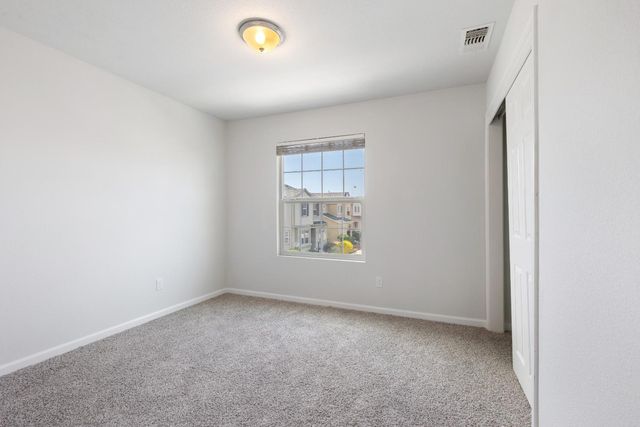 8167 Weeping Willow Ln, Sacramento, CA 95828