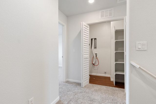 8167 Weeping Willow Ln, Sacramento, CA 95828