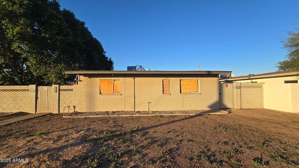 834 W OSBORN Road, Phoenix, AZ 85013