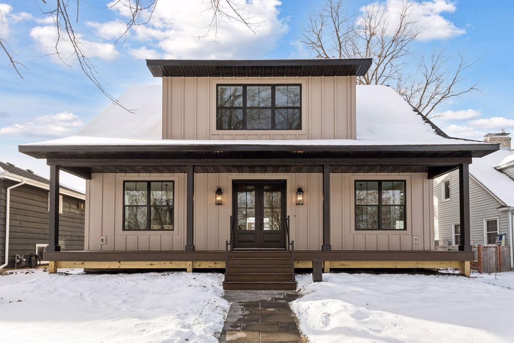 330 11th Avenue N, Hopkins, MN 55343